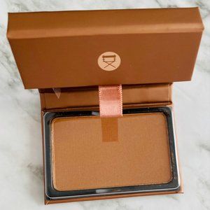 VISEART PARIS Professional Powder Bronzer in Bronzé Noisette